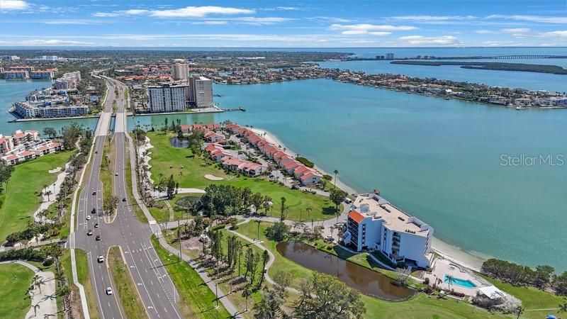 En Venta: $420,000 (2 camas, 2 baños, 1300 Pies cuadrados)