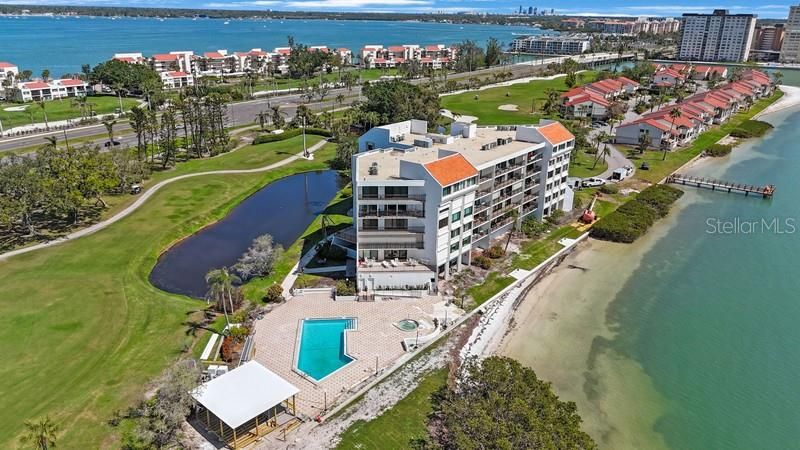 En Venta: $420,000 (2 camas, 2 baños, 1300 Pies cuadrados)