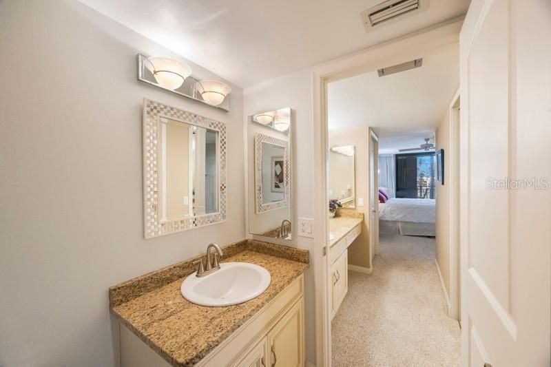 En Venta: $420,000 (2 camas, 2 baños, 1300 Pies cuadrados)