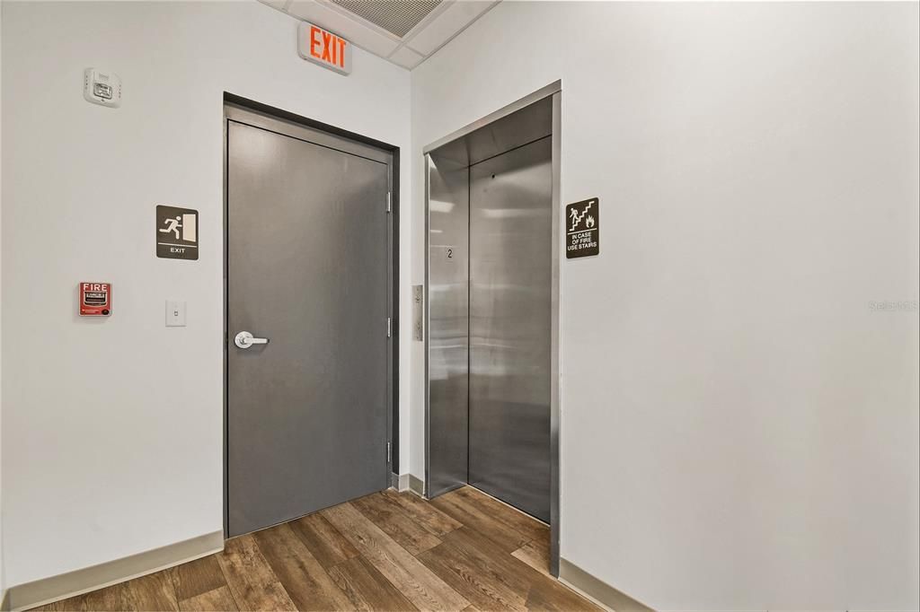 合同活跃: $3,200,000 (0 贝兹, 0 浴室, 0 平方英尺)