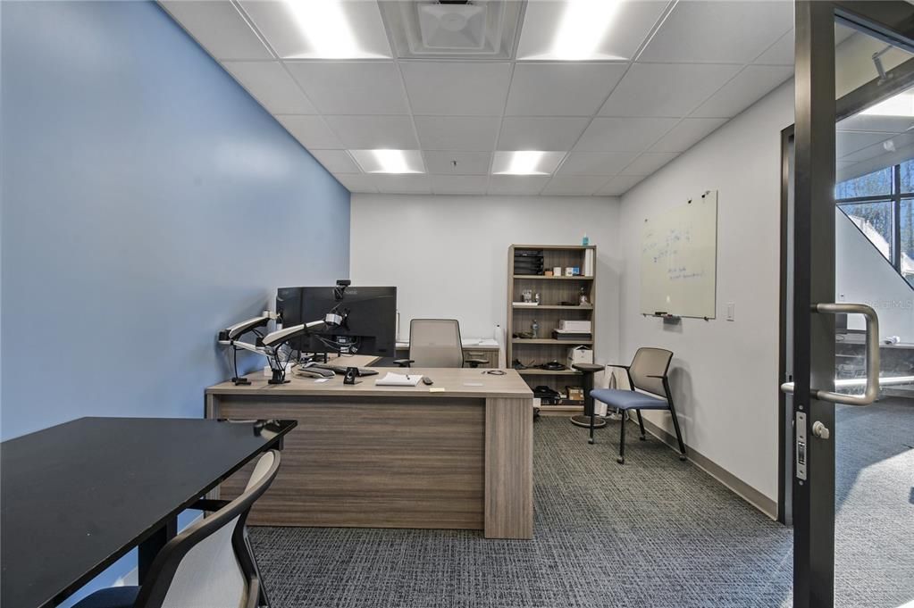 合同活跃: $3,200,000 (0 贝兹, 0 浴室, 0 平方英尺)