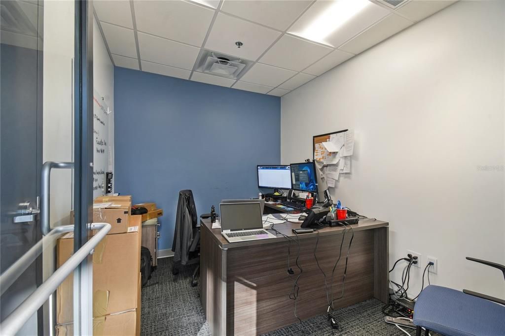 合同活跃: $3,200,000 (0 贝兹, 0 浴室, 0 平方英尺)