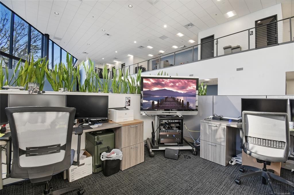 合同活跃: $3,200,000 (0 贝兹, 0 浴室, 0 平方英尺)