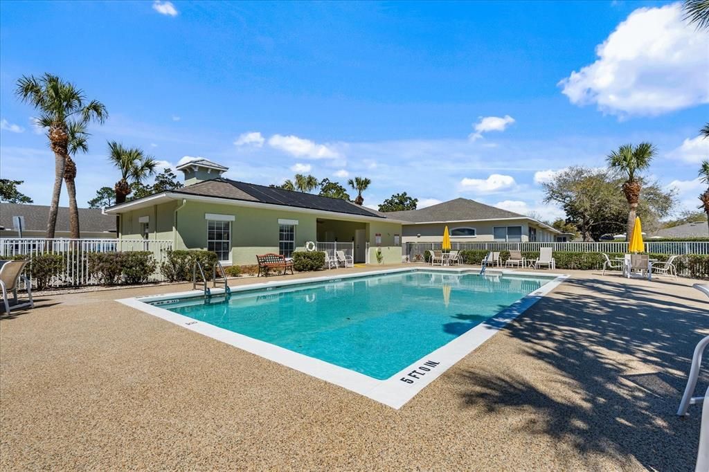 Active With Contract: $215,000 (2 beds, 2 baths, 1143 Square Feet)