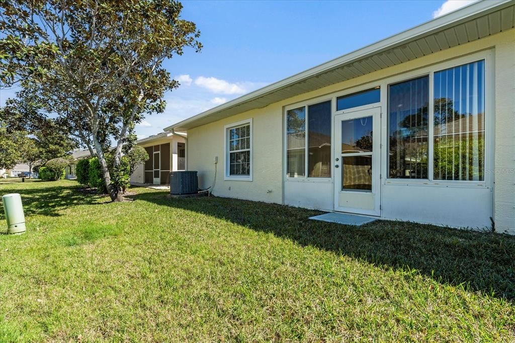 Active With Contract: $215,000 (2 beds, 2 baths, 1143 Square Feet)