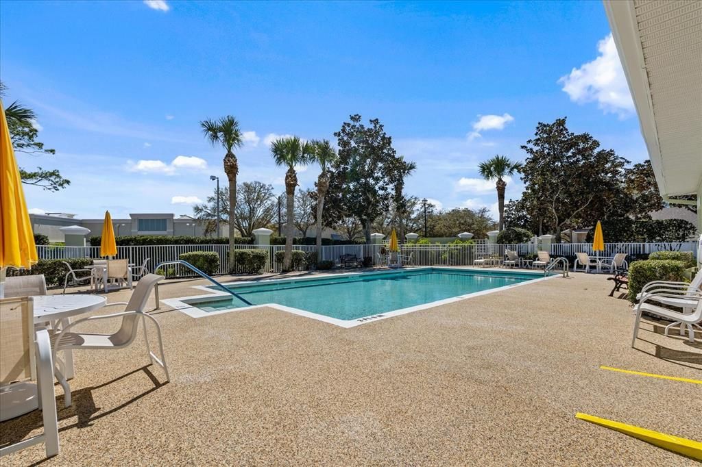 Active With Contract: $215,000 (2 beds, 2 baths, 1143 Square Feet)