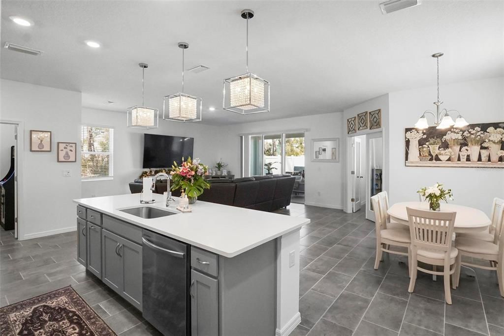 待售: $424,000 (4 贝兹, 2 浴室, 2964 平方英尺)