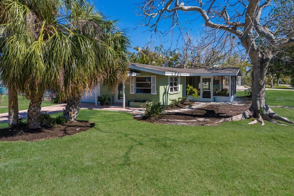 最近售出: $595,000 (2 贝兹, 2 浴室, 1248 平方英尺)