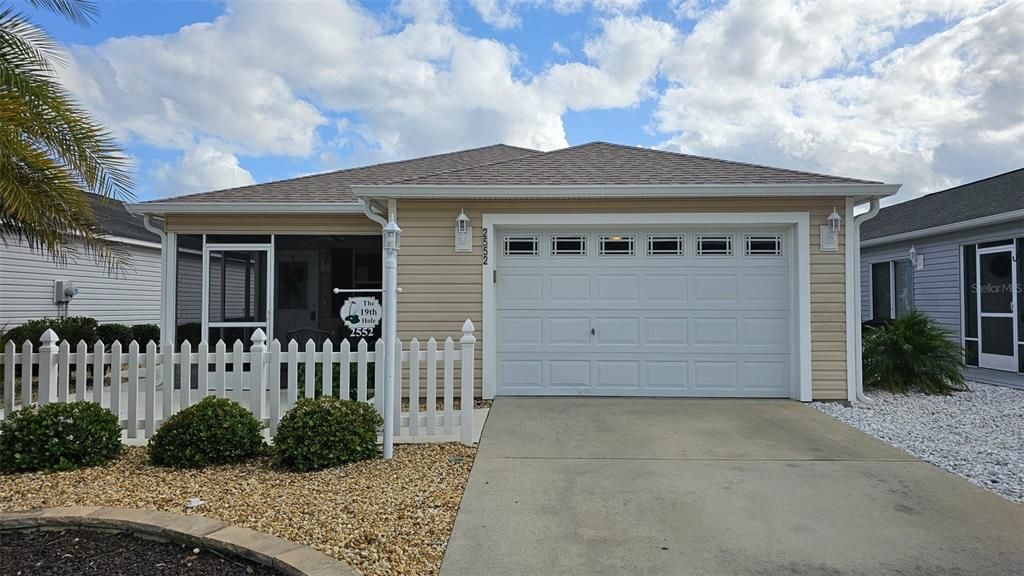 Recently Rented: $1,900 (2 beds, 2 baths, 1156 Square Feet)