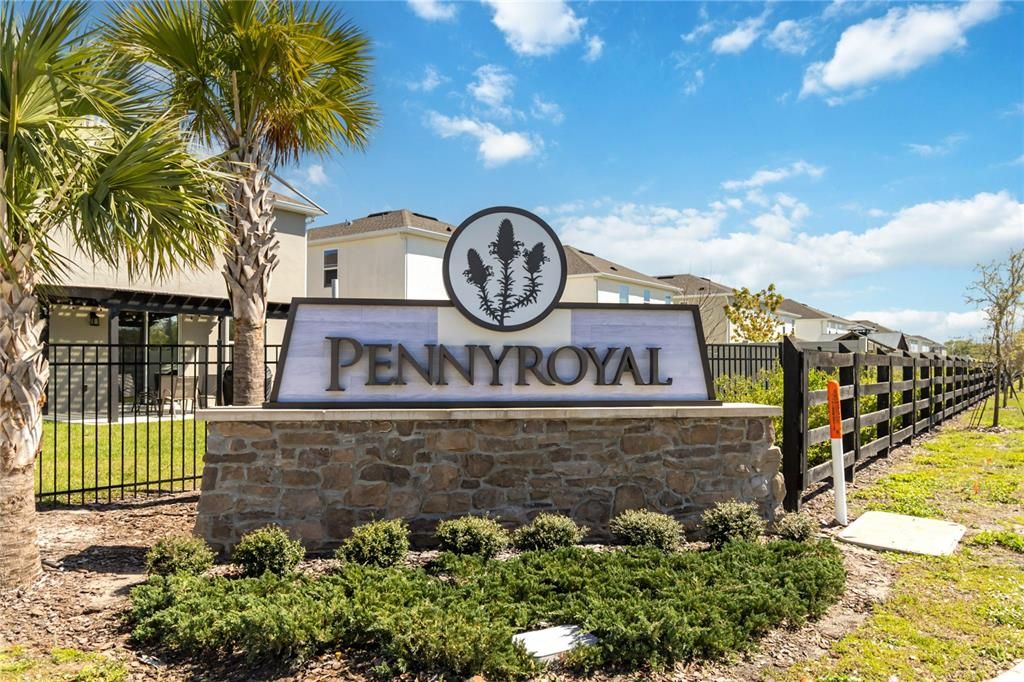 Activo con contrato: $549,000 (4 camas, 3 baños, 2456 Pies cuadrados)