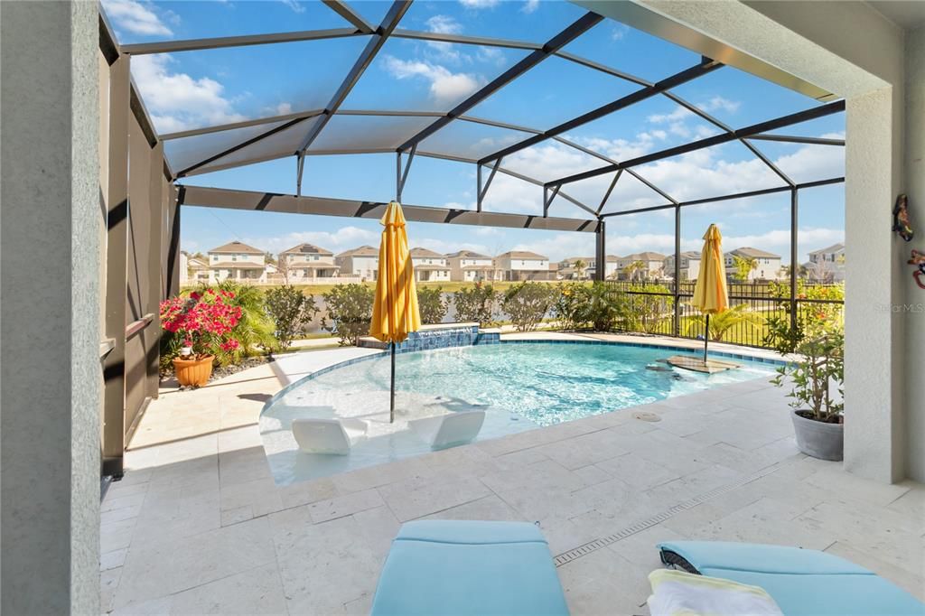 Activo con contrato: $549,000 (4 camas, 3 baños, 2456 Pies cuadrados)