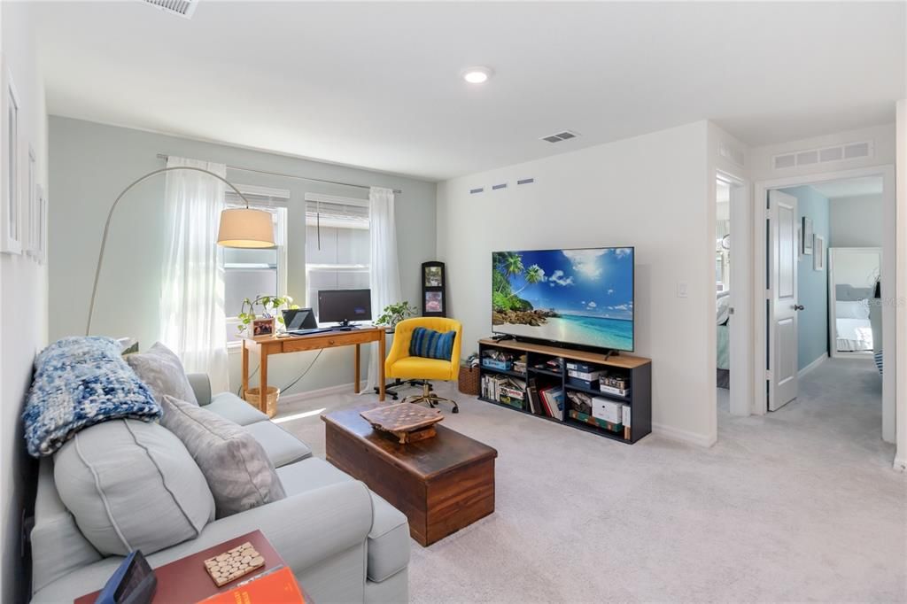 Activo con contrato: $549,000 (4 camas, 3 baños, 2456 Pies cuadrados)