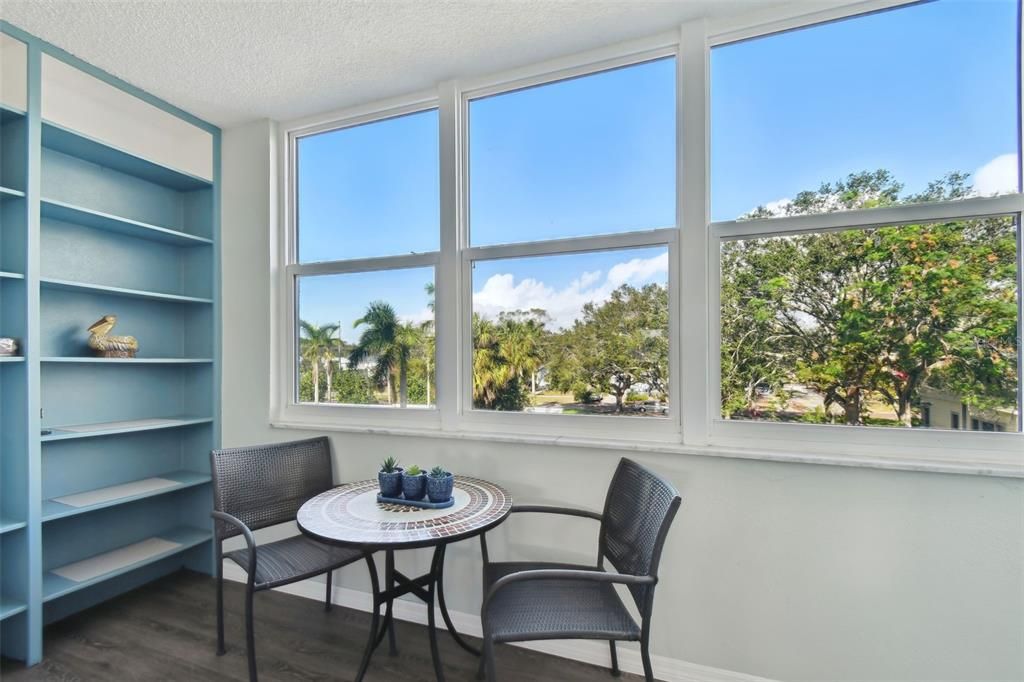 For Rent: $1,500 (2 beds, 1 baths, 1085 Square Feet)