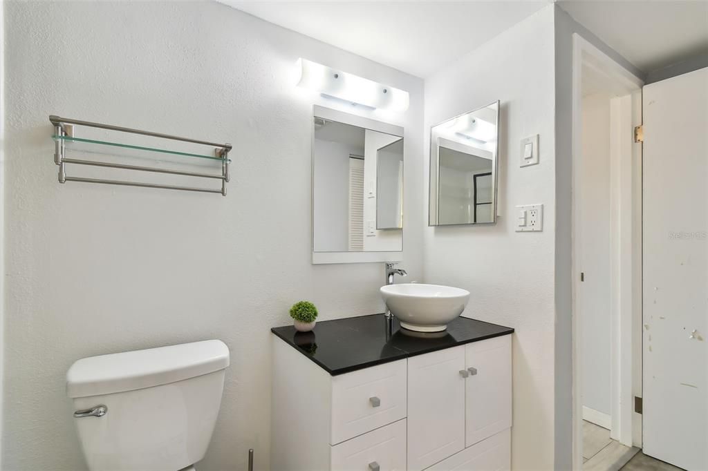 For Rent: $1,500 (2 beds, 1 baths, 1085 Square Feet)