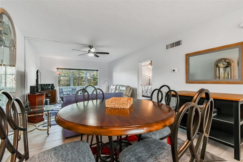 For Rent: $1,500 (2 beds, 1 baths, 1085 Square Feet)