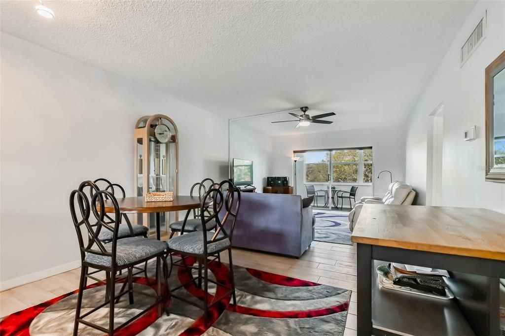 For Rent: $1,500 (2 beds, 1 baths, 1085 Square Feet)