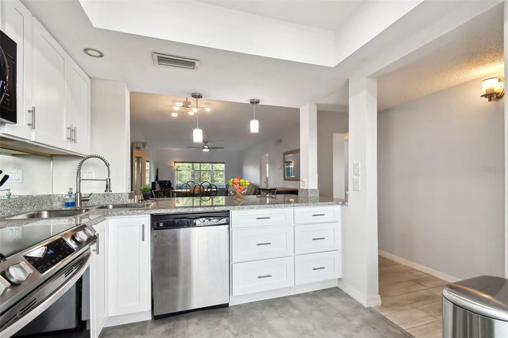 For Rent: $1,500 (2 beds, 1 baths, 1085 Square Feet)