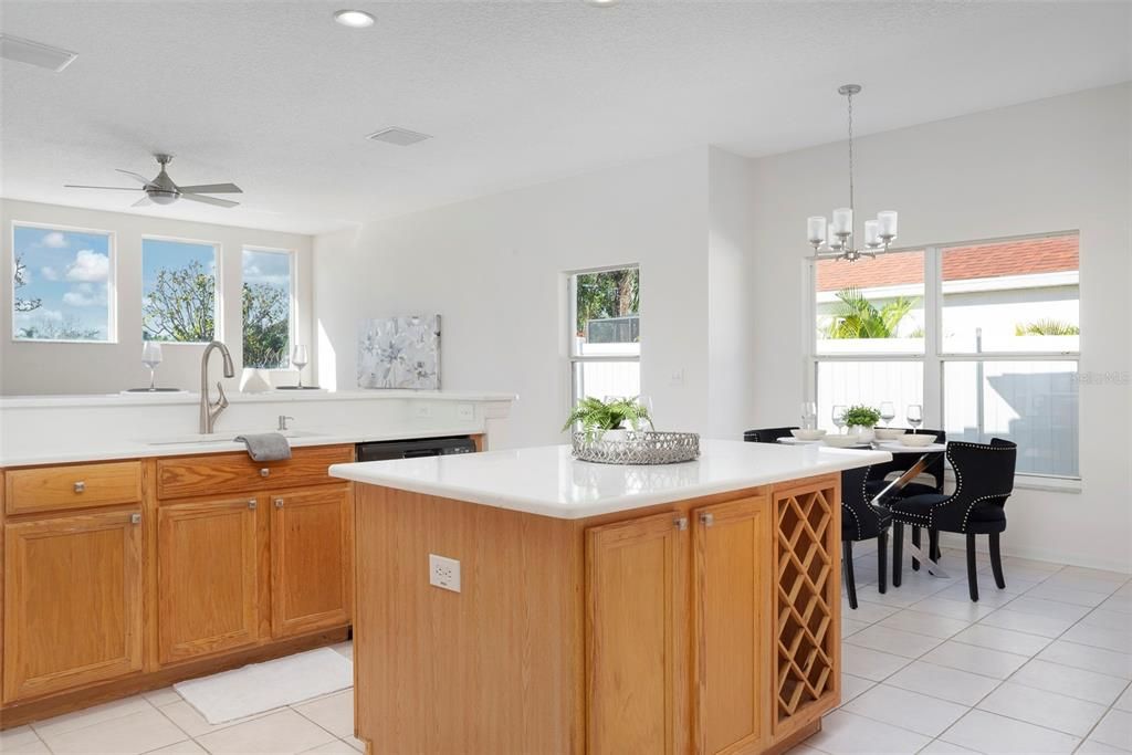 待售: $849,999 (4 贝兹, 2 浴室, 2698 平方英尺)