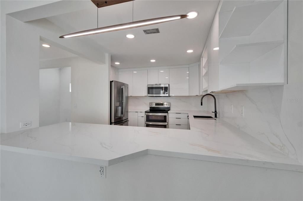 For Sale: $399,999 (2 beds, 2 baths, 1500 Square Feet)