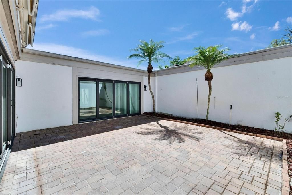 For Sale: $399,999 (2 beds, 2 baths, 1500 Square Feet)