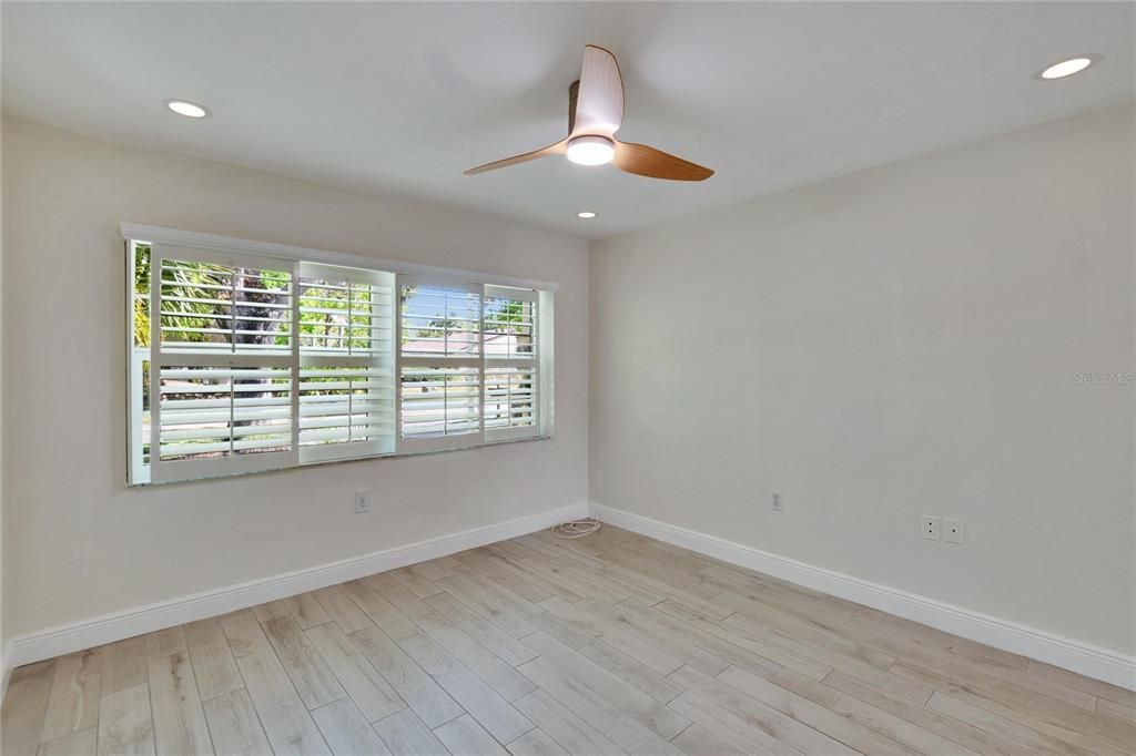 For Sale: $399,999 (2 beds, 2 baths, 1500 Square Feet)