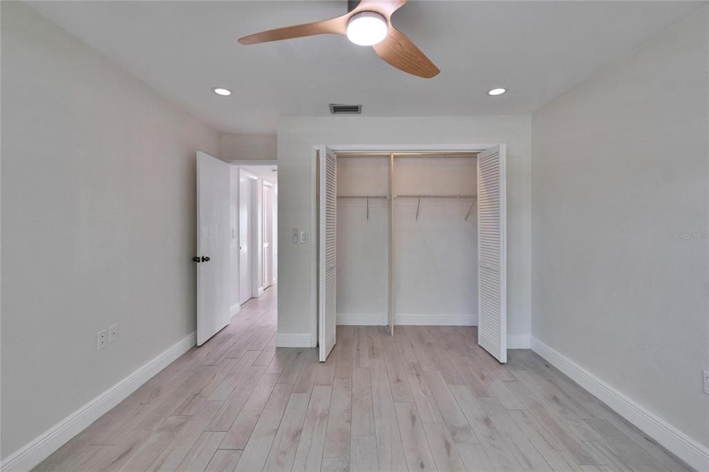 For Sale: $399,999 (2 beds, 2 baths, 1500 Square Feet)