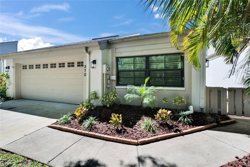 For Sale: $399,999 (2 beds, 2 baths, 1500 Square Feet)