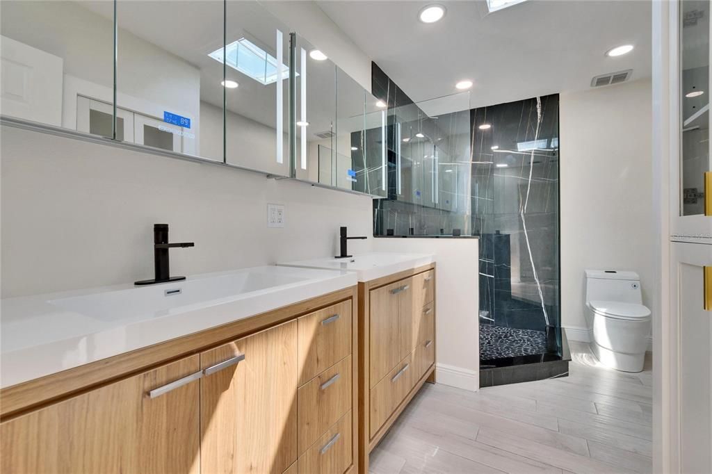 For Sale: $399,999 (2 beds, 2 baths, 1500 Square Feet)