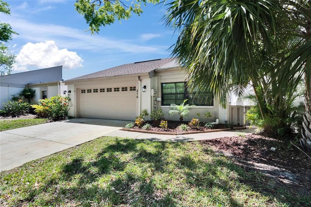 For Sale: $399,999 (2 beds, 2 baths, 1500 Square Feet)