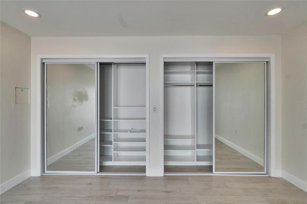 For Sale: $399,999 (2 beds, 2 baths, 1500 Square Feet)