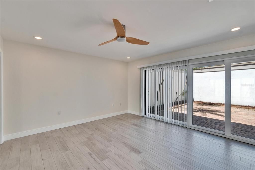 For Sale: $399,999 (2 beds, 2 baths, 1500 Square Feet)