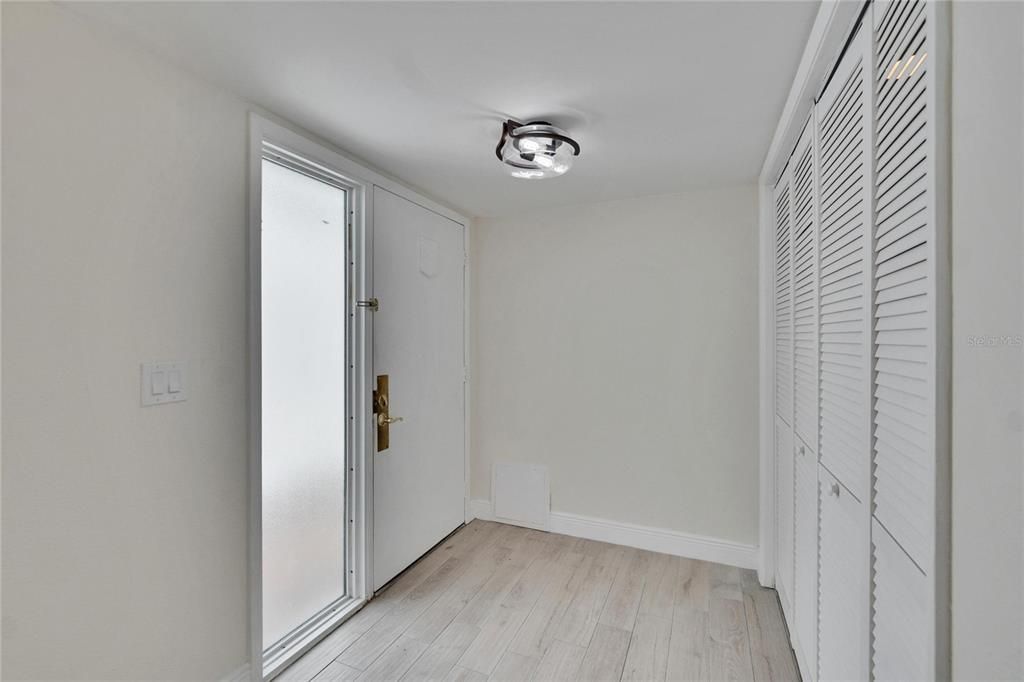 For Sale: $399,999 (2 beds, 2 baths, 1500 Square Feet)