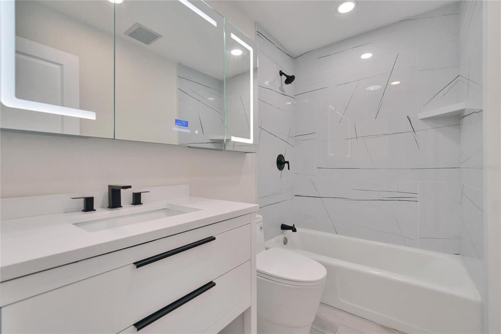 For Sale: $399,999 (2 beds, 2 baths, 1500 Square Feet)