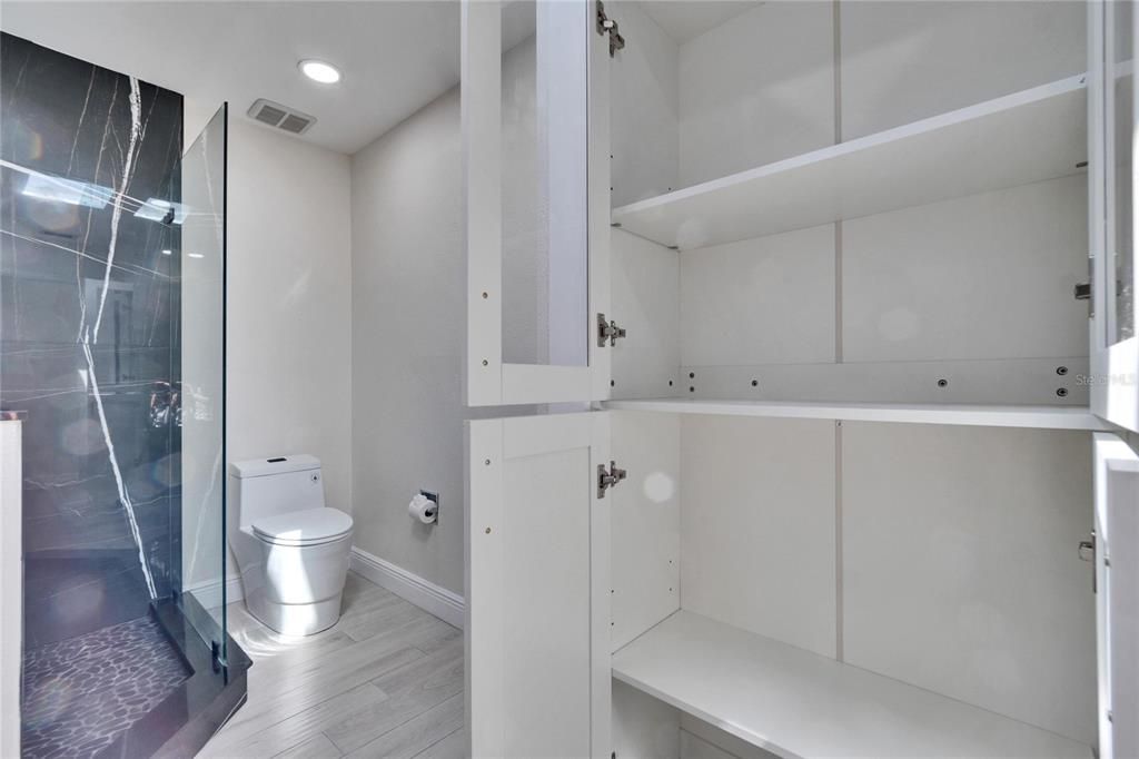 For Sale: $399,999 (2 beds, 2 baths, 1500 Square Feet)