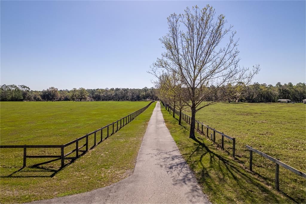 En Venta: $1,250,000 (5 camas, 3 baños, 4575 Pies cuadrados)