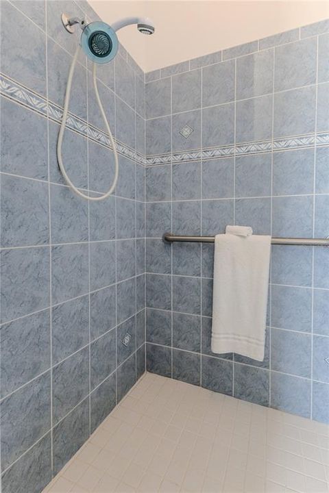 En Venta: $1,250,000 (5 camas, 3 baños, 4575 Pies cuadrados)