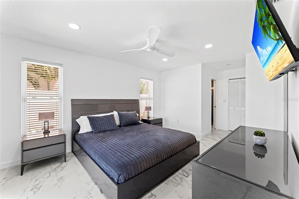 В аренду: $8,000 (4 спален, 3 ванн, 1846 Квадратных фут)