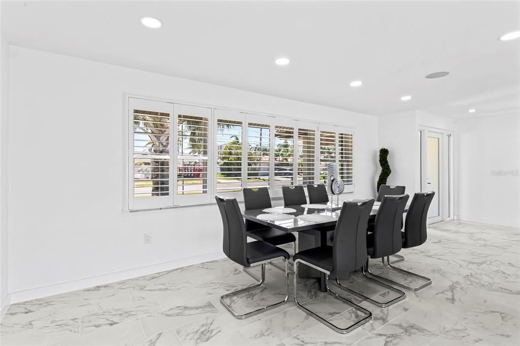 В аренду: $8,000 (4 спален, 3 ванн, 1846 Квадратных фут)