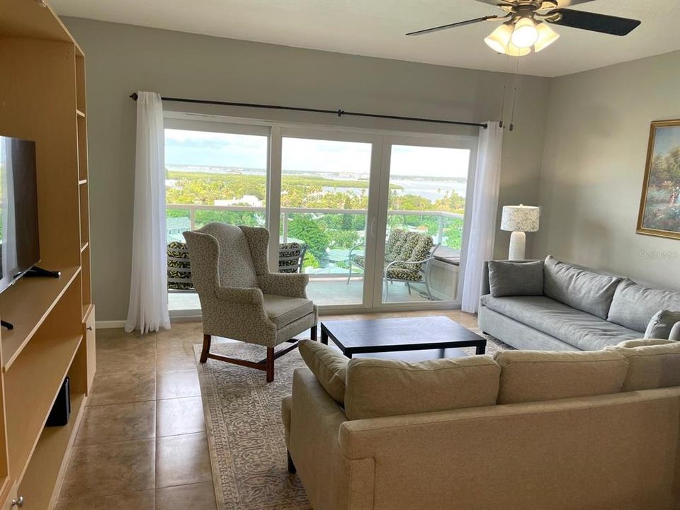 На продажу: $395,000 (1 спален, 1 ванн, 775 Квадратных фут)