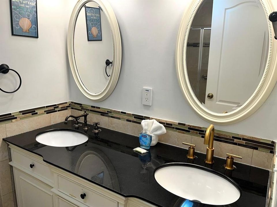 На продажу: $395,000 (1 спален, 1 ванн, 775 Квадратных фут)