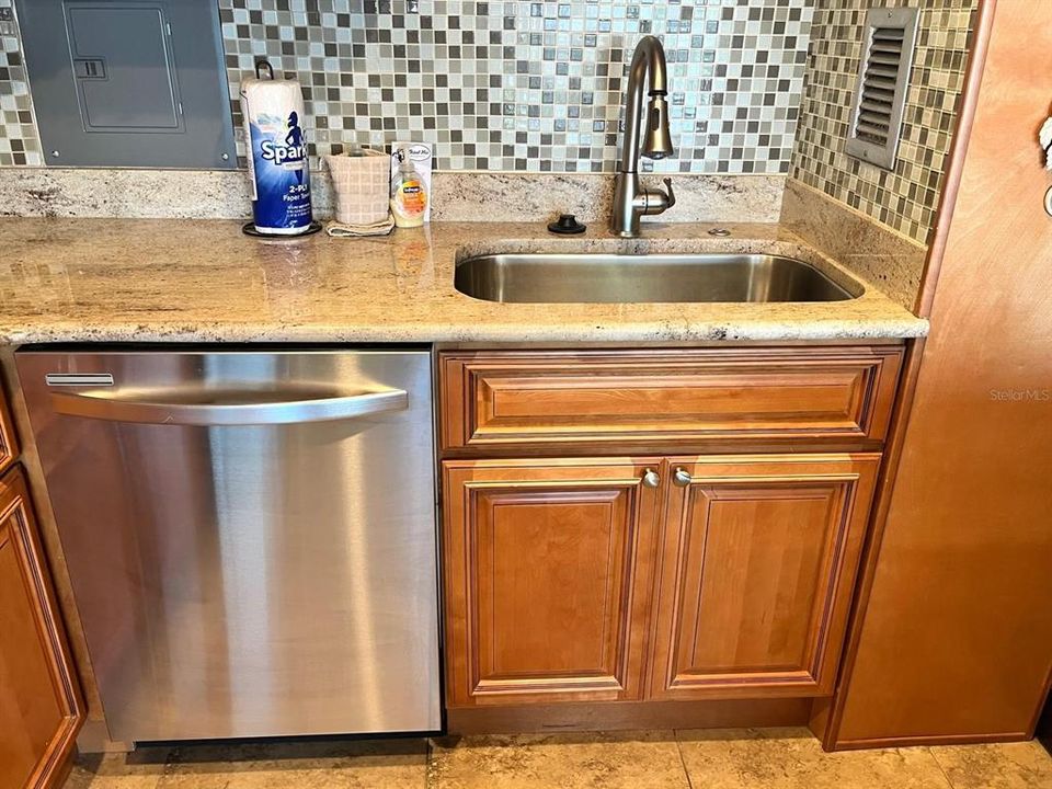 На продажу: $395,000 (1 спален, 1 ванн, 775 Квадратных фут)