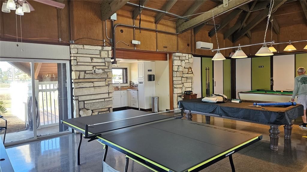 Под контрактом: $235,000 (3 спален, 2 ванн, 1215 Квадратных фут)