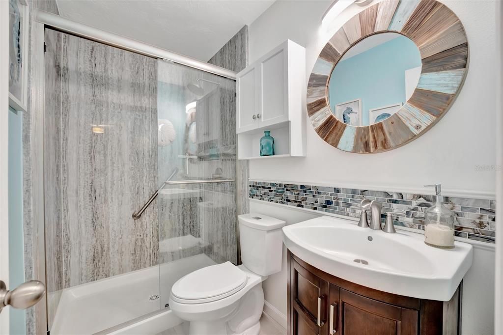 Под контрактом: $235,000 (3 спален, 2 ванн, 1215 Квадратных фут)