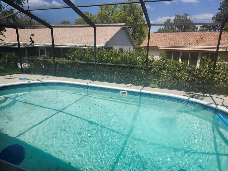 For Sale: $276,000 (3 beds, 3 baths, 1330 Square Feet)