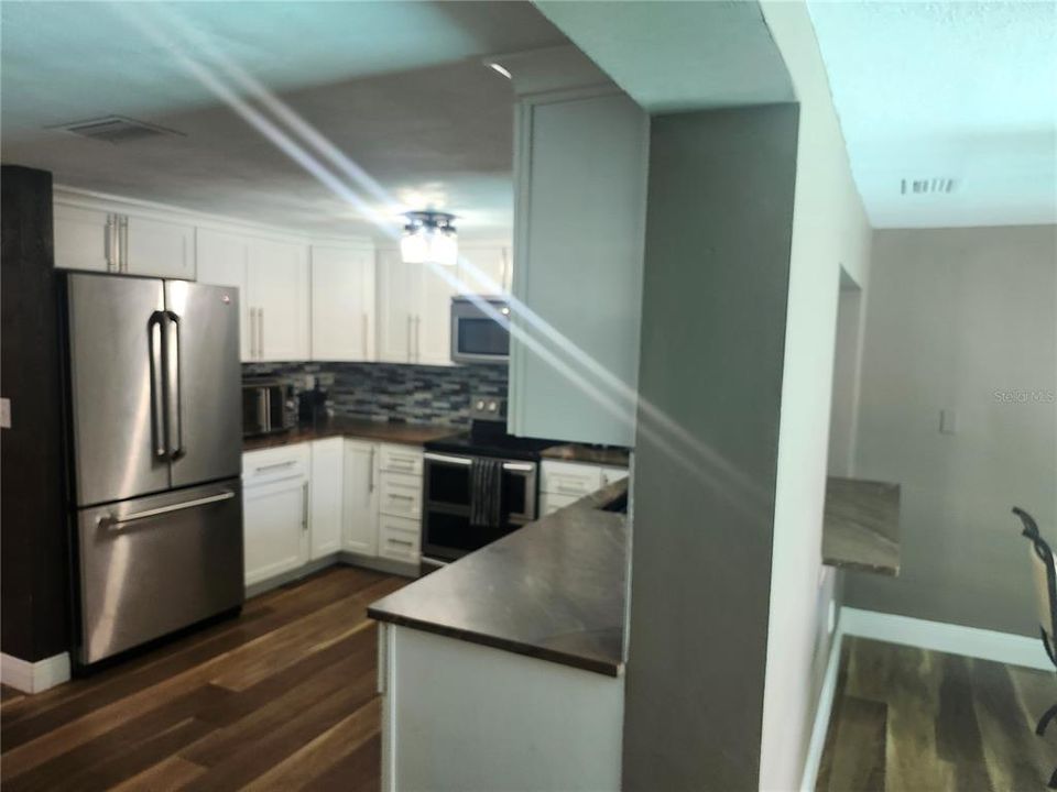 For Sale: $276,000 (3 beds, 3 baths, 1330 Square Feet)