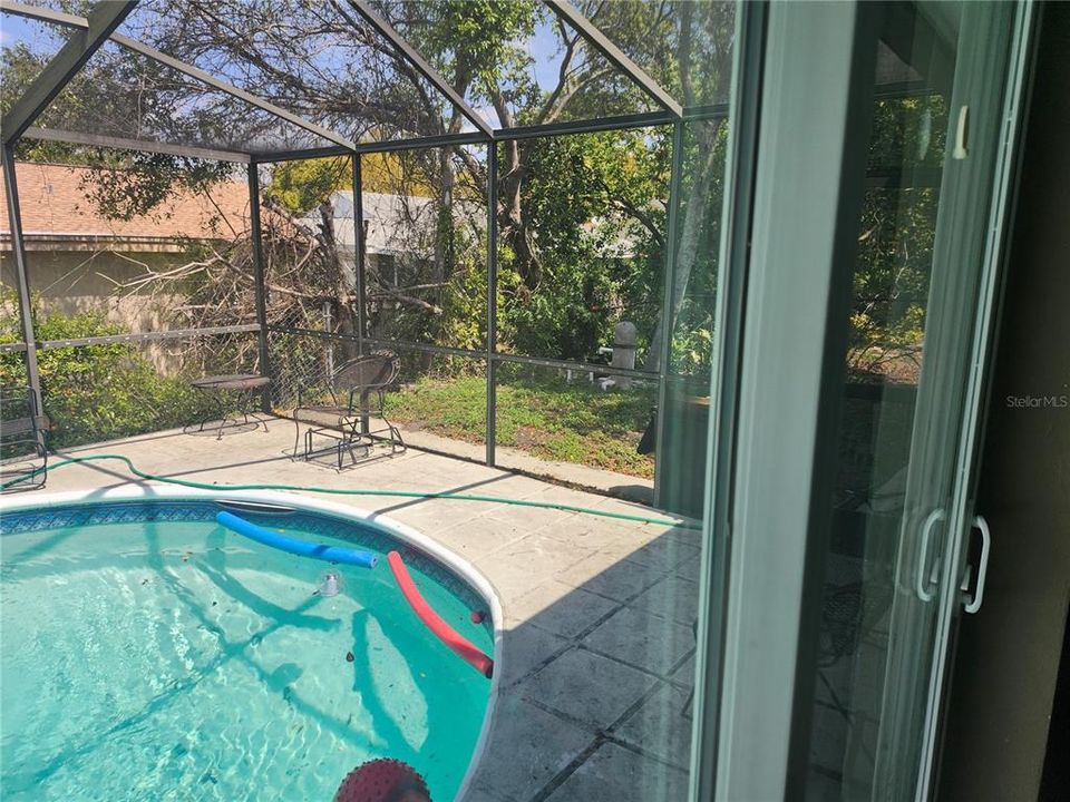 For Sale: $276,000 (3 beds, 3 baths, 1330 Square Feet)