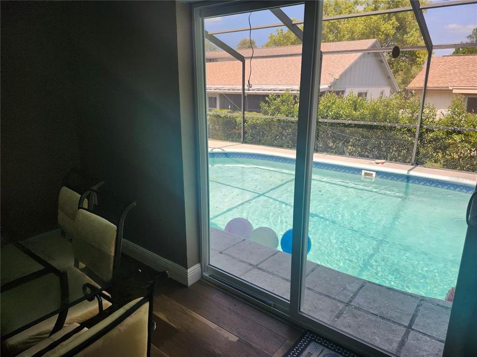 For Sale: $276,000 (3 beds, 3 baths, 1330 Square Feet)