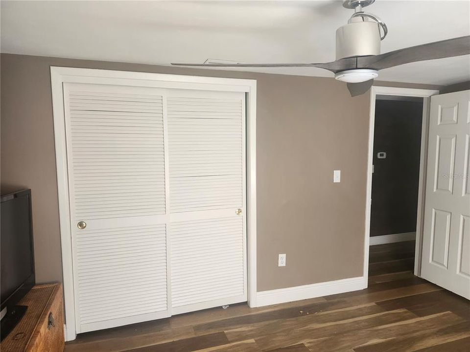 For Sale: $276,000 (3 beds, 3 baths, 1330 Square Feet)