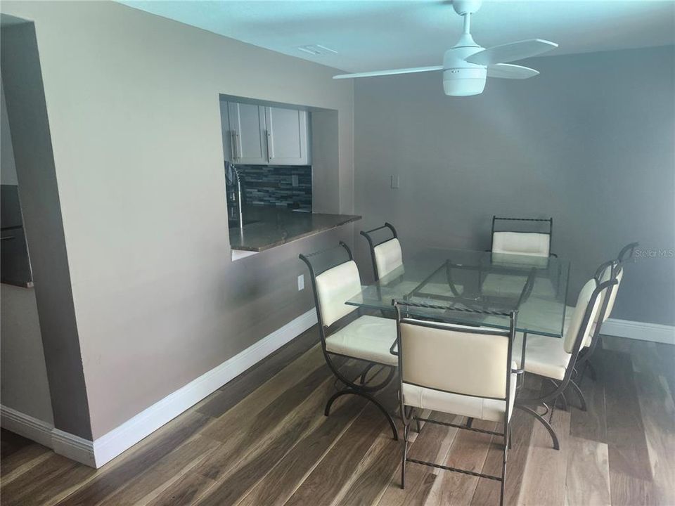 For Sale: $276,000 (3 beds, 3 baths, 1330 Square Feet)