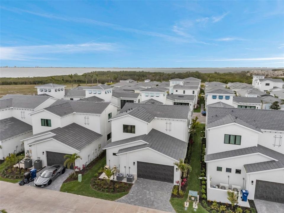 出租: $12,500 (4 贝兹, 4 浴室, 4041 平方英尺)